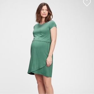 Gap Maternity/nursing friendly dress